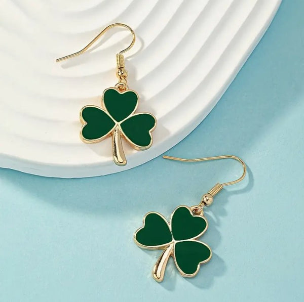 NWT Green Shamrock Earrrings